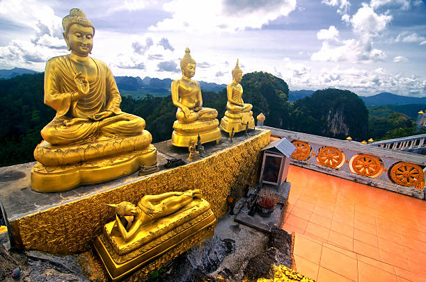 buddha in wat tham seua (tiger cave), krabi, thailand  - thailand phuket province temple asia stock-fotos und bilder