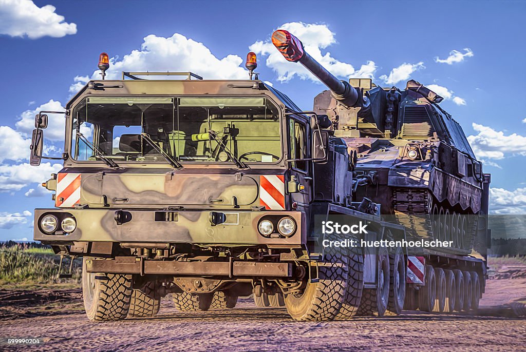 german heavy duty tank transporter, transports a german tank - 免版稅坦克圖庫照片