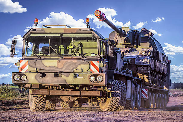 german heavy duty tank transporter, transports a german tank - leopard tank 個照片及圖片檔