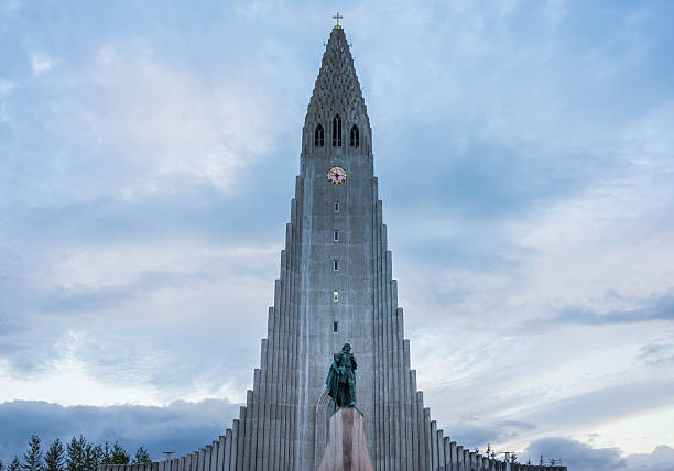 istock Hallgrimskirkja, Reykjavik, Iceland 599998536