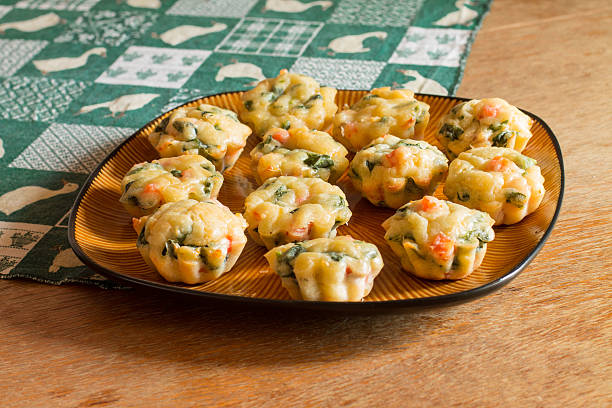 istock Muffins with salmon, spinach and cheese 599999312