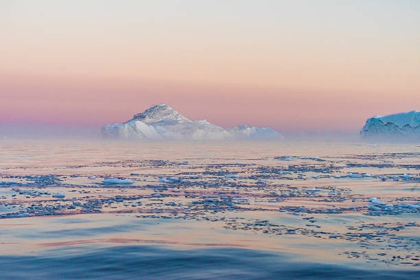 istock Icebergs in the midnight sun, Ilulissat, Greenland 600064362