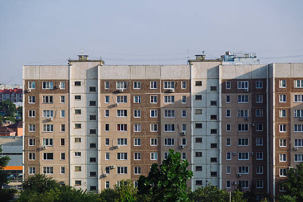 istock Old block of flats 600070452