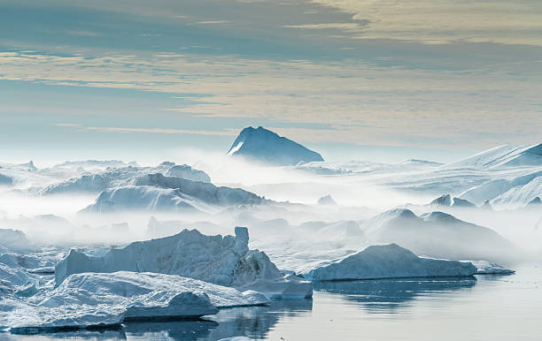 istock Stranded icebergs, Icefjord, Ilulissat, Greenland 600071986