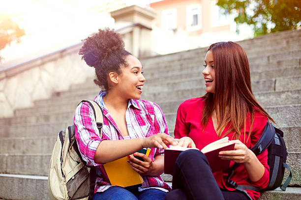 istock Students outdoor with books 600081974