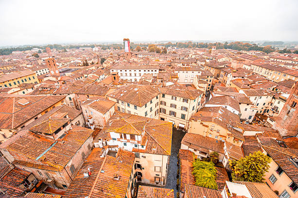 istock Cityscape view in Lucca old town 600088374