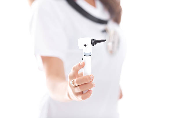 otoscope, close up - close to moving up closed women imagens e fotografias de stock