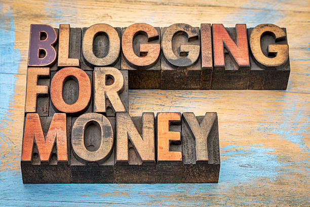istock blogging for money banner 600100690