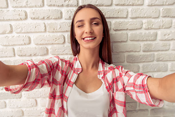 istock Attractive young girl 600101876
