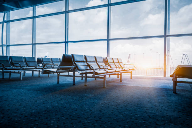 istock hong kong airport lounge 600141958