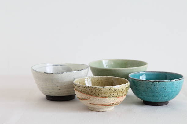 японская красочная керамика - чаши - blue bowl brown ceramic стоковые фото и изображения