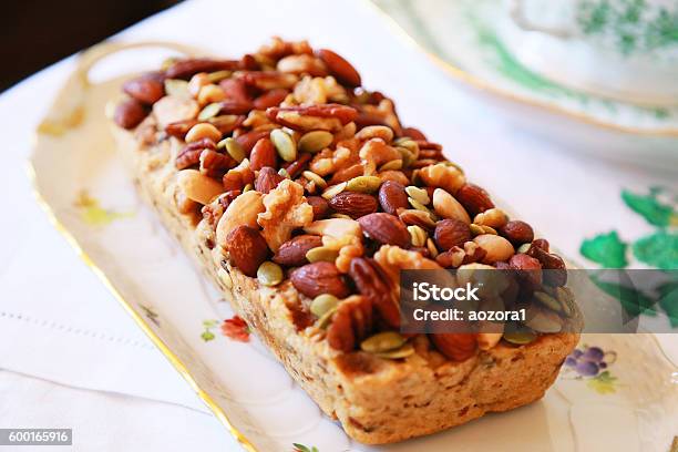 Tarta Del Postre Foto de stock y más banco de imágenes de Cereal de desayuno - Cereal de desayuno, Dulces, Fotografía - Imágenes