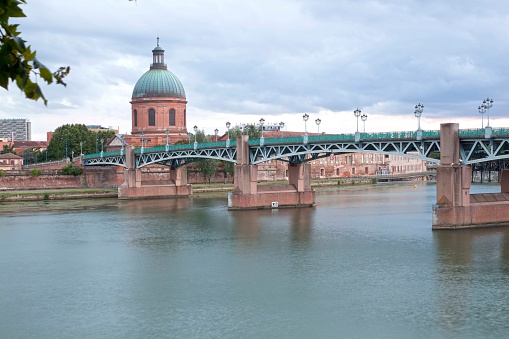 Saint Pierre bridge and La Grave dome in Toulouse