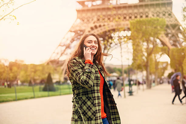 istock Woman talking on the phone in Paris 600171146