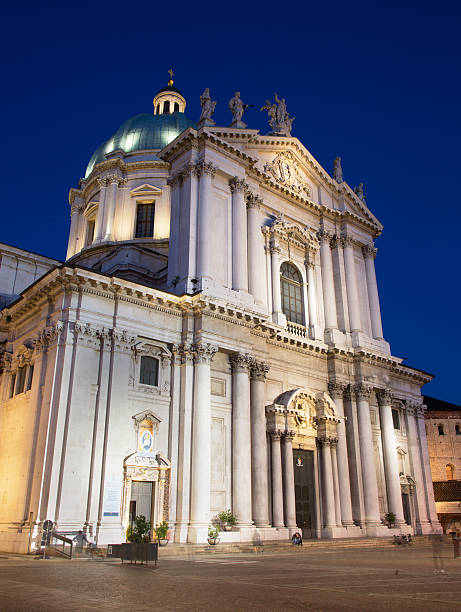 istock Brescia - The Dom (Duomo Nuovo) at dusk. 600377038