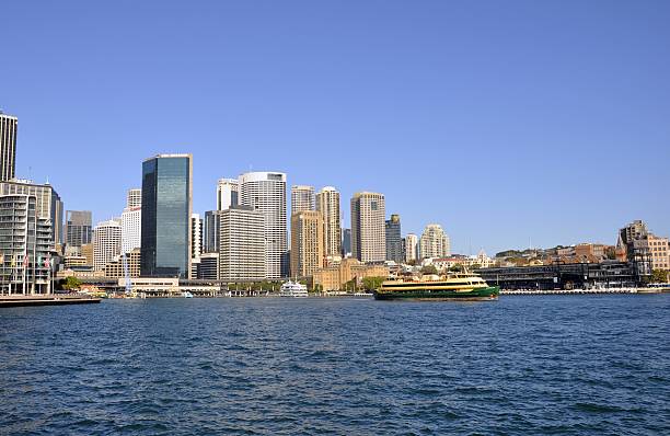 высокий корабль сиднейская гавань - the rocks sydney harbor sydney australia new south wales стоковые фото и изображения