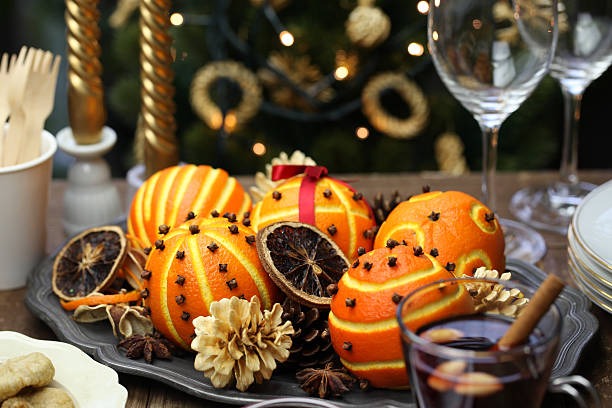 orange pomander balls, christmas table decoration