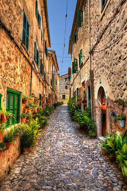 de valldemossa, em maiorca - valldemossa imagens e fotografias de stock