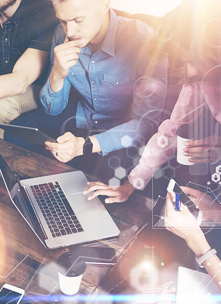 istock Global Strategy Connection Virtual Icon Graph Interface Diagram Marketing Research 600404900