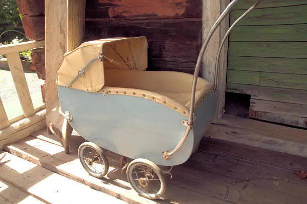 A really old baby carrycot.