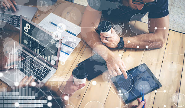istock Global Strategy Virtual Icon Innovation Graph Interfaces.Young Business Team 600409856