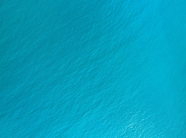 vue aérienne de la surface de l’eau - high angle view photos et images de collection