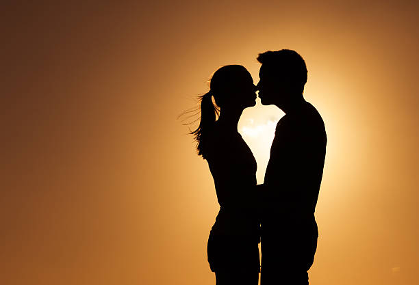 istock Couple kissing 600417462
