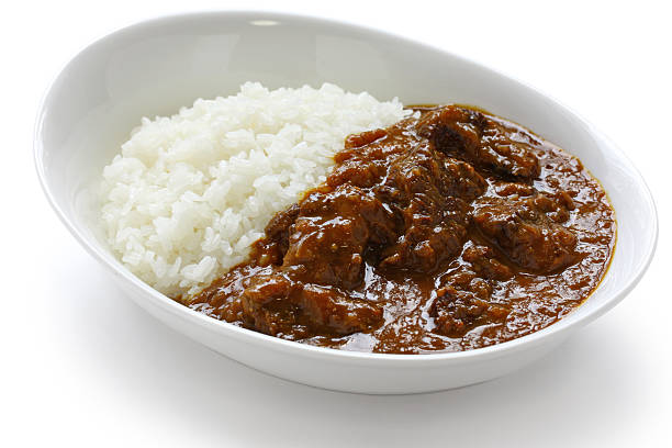 curry de carne de carne de estilo japonês sobre arroz - adulation asia cooked food - fotografias e filmes do acervo