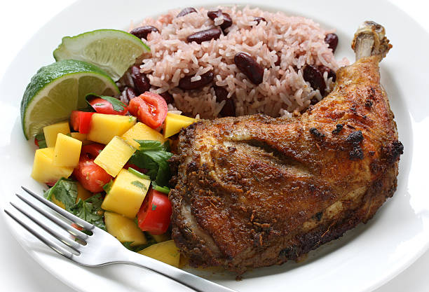 jerk talerz z kurczaka, jamajski żywności - jamaican culture zdjęcia i obrazy z banku zdjęć