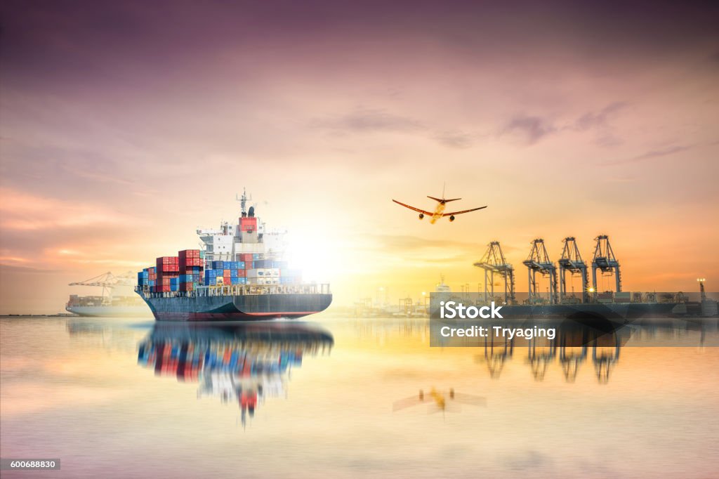 Logistique et transport des conteneurs - Photo de Avion libre de droits