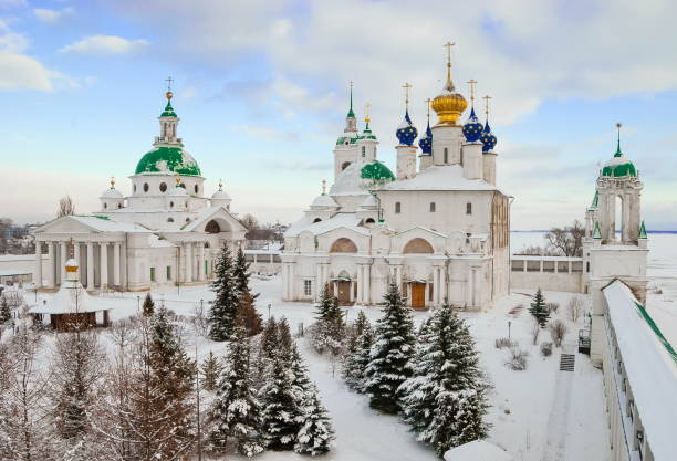 istock Rostov Veliky in winter 600697294