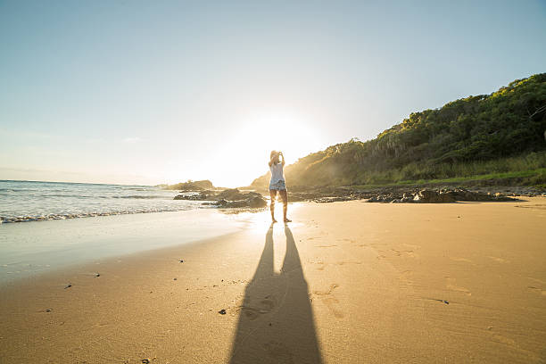 셀카 해변  - australia photographing camera beach 뉴스 사진 이미지