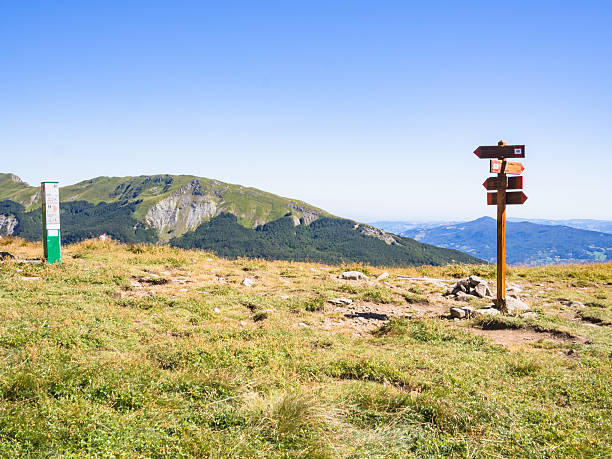 istock Along the path towards the summit of the mountain 601006886