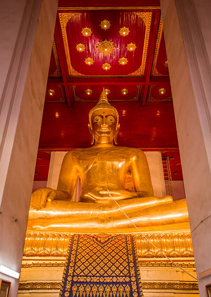 istock big golden buddha in ayutthaya 601029718