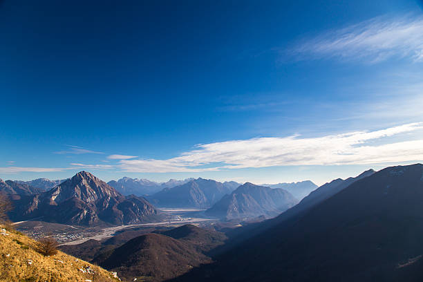 istock Autumn morning in the alps 601156614
