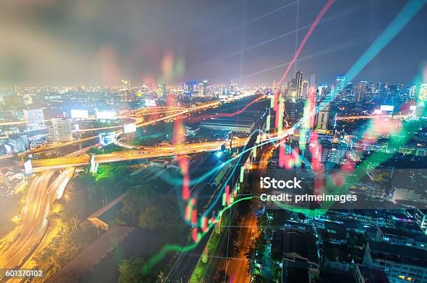 Hintergrund Börse Und Finanzwirtschaft Stockfoto und mehr Bilder von Börse - Börse, Intelligenz, Stadtsilhouette