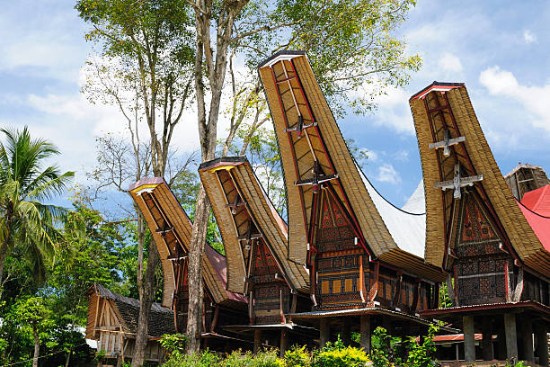 Indonésia, Sulawesi, Tana Toraja, aldeia tradicional - foto de acervo