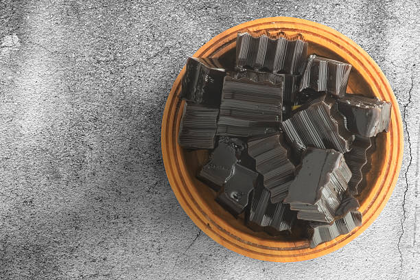 istock Grass jelly on grunged concrete 601381764