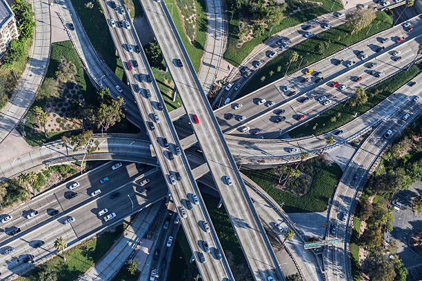 로스앤젤레스 다운타운의 고속도로 인터체인지 - highway multiple lane highway mode of transport overpass 뉴스 사진 이미지