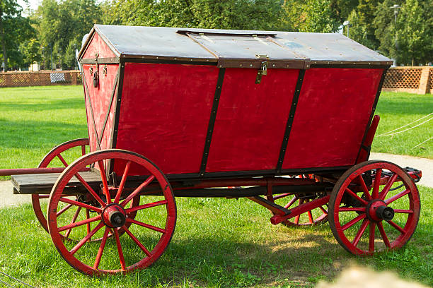istock Medieval horse-drawn carriage 601939176