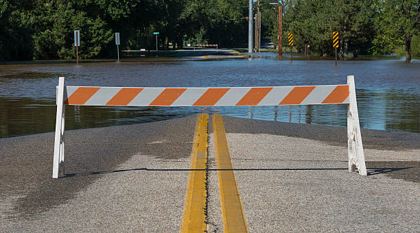 istock Street Flooding Closure 601945620