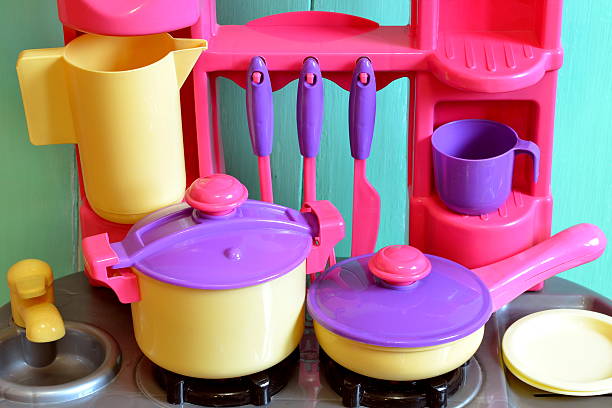 ustensiles de cuisine jouets pour enfants - kettle foods photos et images de collection