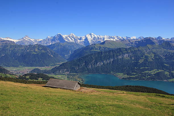 ニーダーホルン山からの素晴ら��しい景色 - berne switzerland thun jungfrau ストックフォトと画像