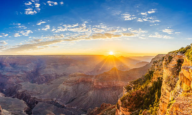 lever du soleil du grand canyon - yavapai point - grand view point photos et images de collection