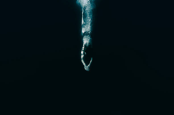 diving into dark water, unknown, future - 力量 圖片 個照片及圖片檔