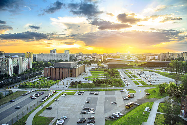 puesta de sol sobre katowice - silesia fotografías e imágenes de stock