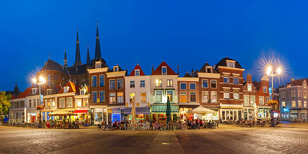 istock Markt square at night in Delft, Netherlands 603284070