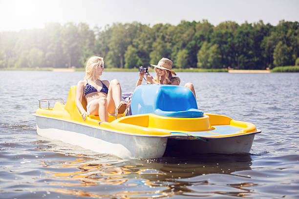 istock Take me a photo on this paddle boat 603286018