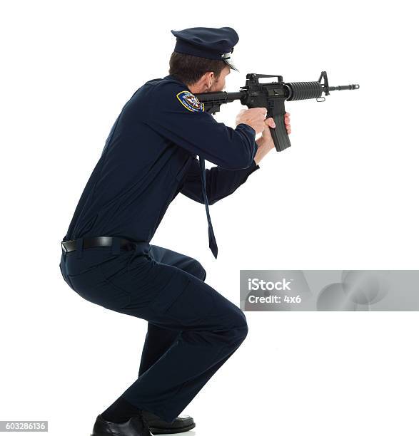 Cop Aiming Rifle Police Aiming With Rifle Stock Photo - Download Image Now - 30-34 Years ...