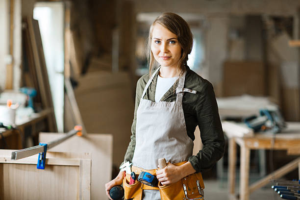 mujer de bricolaje - artesano fotografías e imágenes de stock